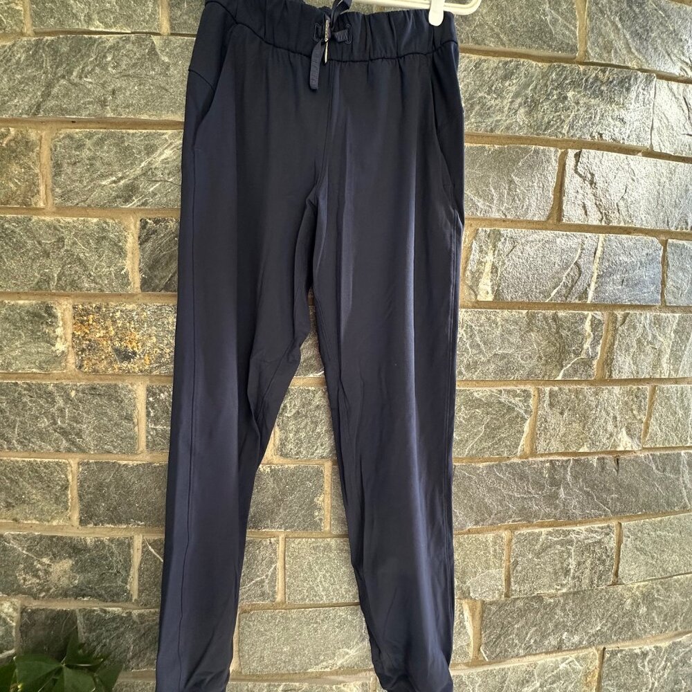 Lululemon On the Fly Jogger